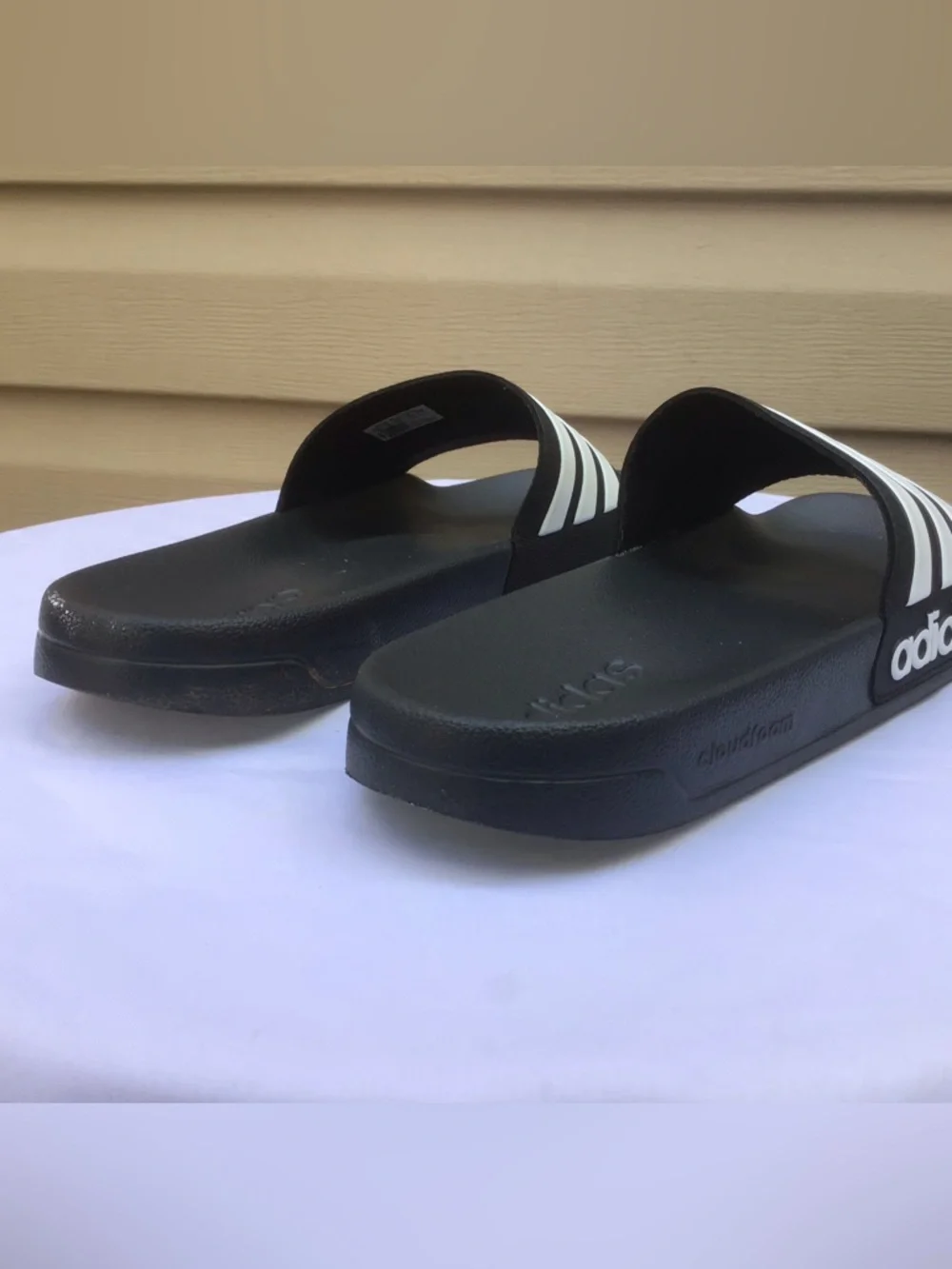 Adidas Men’s Striped Slides Size 10, Like New!